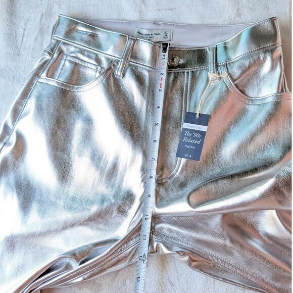 NWT Abercrombie & Fitch Metallic Silver High Rise 90s Relaxed Jeans, size 27/4 - Picture 6 of 9